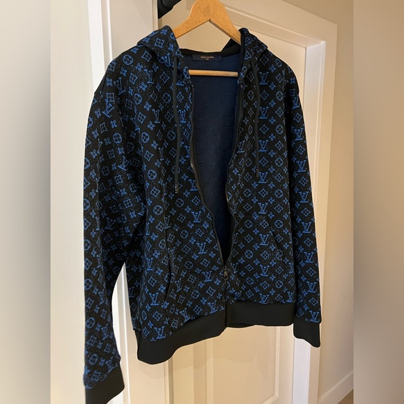 Louis Vuitton Men’s Monogram Hoodie (Size: M) - Picture 11 of 11